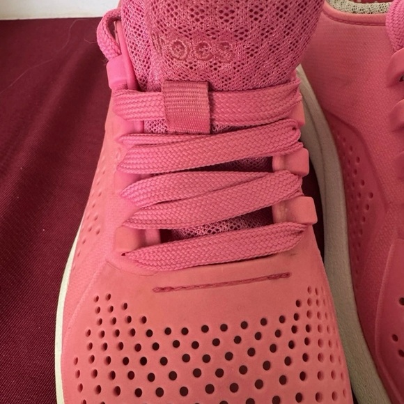 Crocs LiteRide Pink Pacer Perforated Lace Up Shoes Womens Sz. 7 EUC - Picture 2 of 14